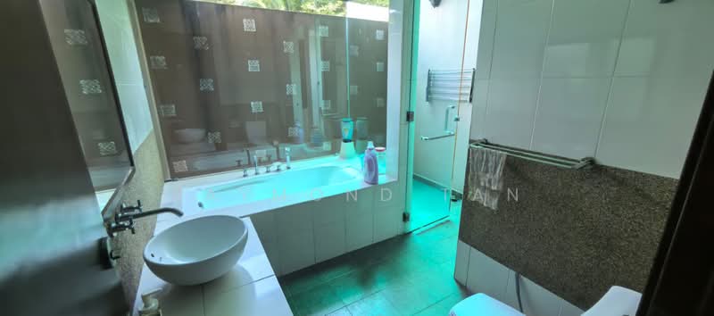 Semi-Detached House for Sale in Mutiara Damansara (Selangor) - Raymond Tan - Bathroom - PropertyGuru.com.my
