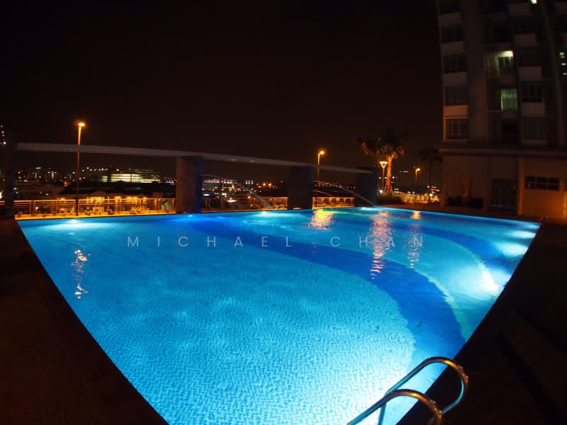 Kondominium untuk Dijual di Shaftsbury Residence - Michael Chan - Pool - PropertyGuru.com.my