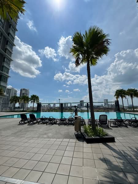 Kondominium untuk Dijual di Shaftsbury Residence - Michael Chan - Pool - PropertyGuru.com.my