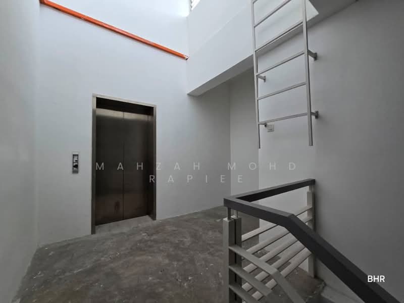 Shop / Office for Sale in Putrajaya (Putrajaya) - Mahzah Mohd Rapiee - Corridor - PropertyGuru.com.my