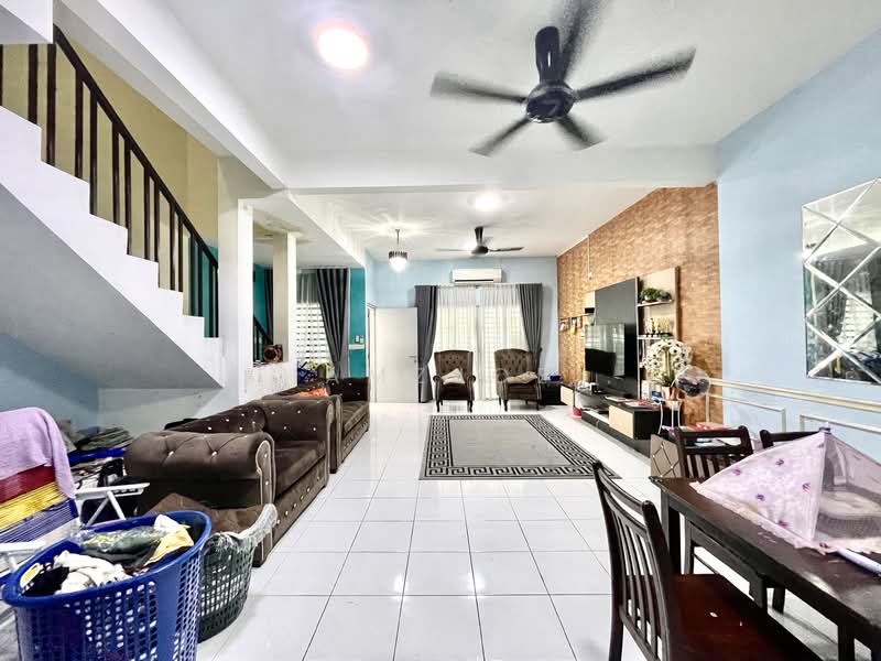 Laman Orkid untuk Untuk Dijual - RM 520,000, Apr 2026 - Living Room - PropertyGuru.com.my