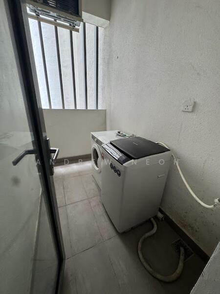 Kondominium untuk Disewa di Vivo Residential Suites - Andrew Neoh - Balcony - PropertyGuru.com.my