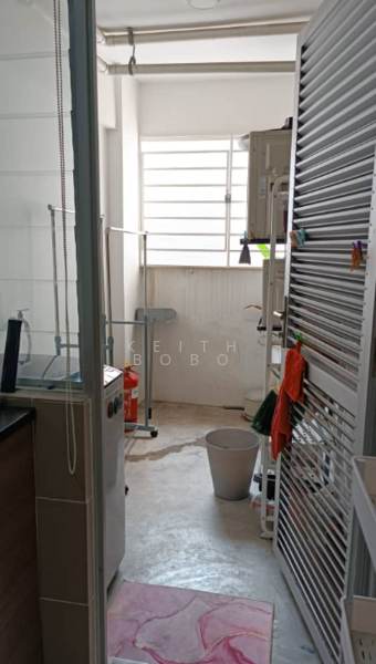 Pangsapuri untuk Dijual di Pangsapuri Alpinia - Keith Bobo - Balcony - PropertyGuru.com.my