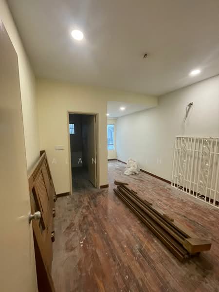 Rumah Teres 2 Tingkat untuk Dijual di Sering Ukay (Ampang) - Alan Chin - Corridor - PropertyGuru.com.my