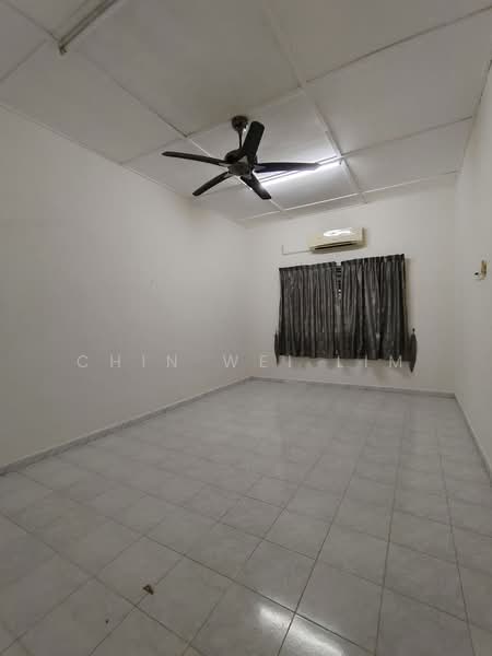 Rumah Teres 1-Tingkat untuk Dijual di Taman Muhibbah (Kluang) - Chin Wei Lim - Bedroom - PropertyGuru.com.my