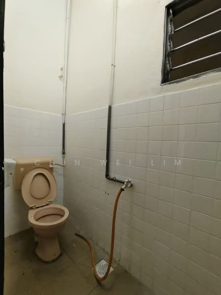 Rumah Teres 1-Tingkat untuk Dijual di Taman Muhibbah (Kluang) - Chin Wei Lim - Bathroom - PropertyGuru.com.my