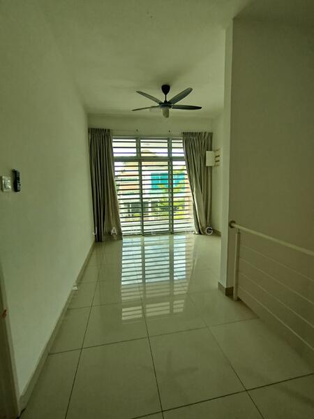 Hallway upstairs 