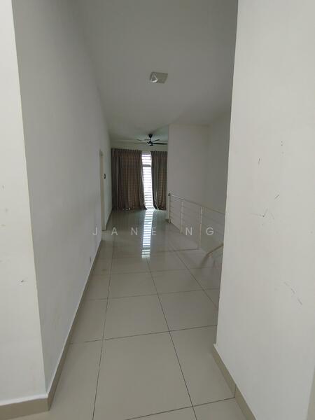 Upstairs Hallway 