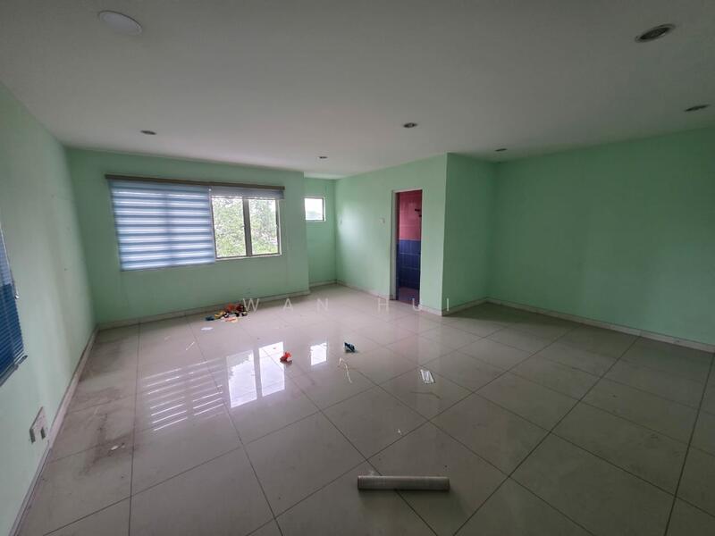 Shop for Rent in Balakong (Selangor) - Race Phua - Living Room - PropertyGuru.com.my