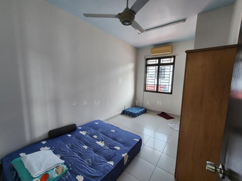 2-storey Terraced House for Sale in Taman Bukit Tiram (Ulu Tiram) - Jamie Tan - Bedroom - PropertyGuru.com.my
