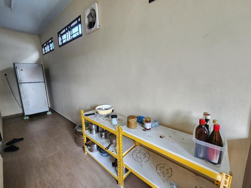 2-storey Terraced House for Sale in Taman Bukit Tiram (Ulu Tiram) - Jamie Tan - Kitchen - PropertyGuru.com.my
