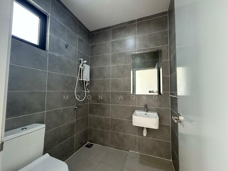 Rumah Berkembar untuk Dijual di Cyber 10 (Cyberjaya) - Moon Wong - Bathroom - PropertyGuru.com.my