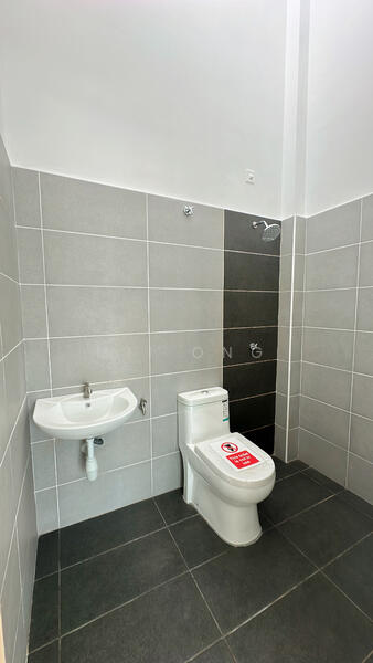 Rumah Teres 1-Tingkat untuk Dijual di Taman Merlimau Emas (Merlimau) - Mii Ong - Bathroom - PropertyGuru.com.my