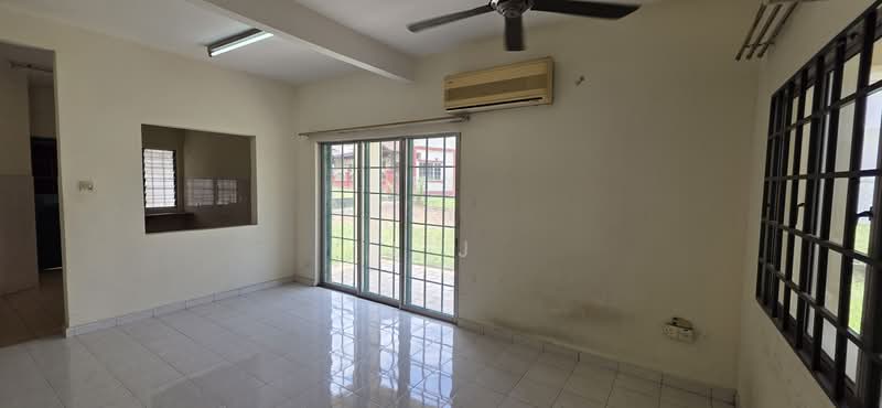 Terraced House for Sale in Kota Kemuning (Shah Alam) - J J - Living Room - PropertyGuru.com.my