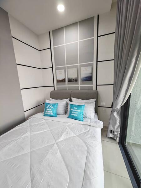 Partition Middle Room