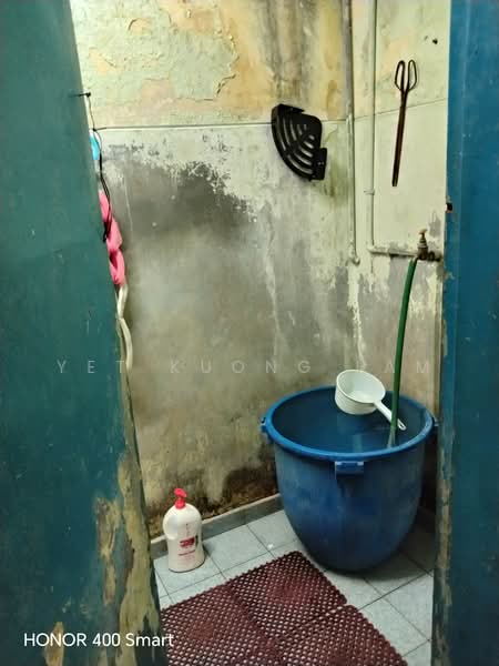 Rumah Teres 1-Tingkat untuk Dijual di Ipoh (Perak) - Yet Kuong Lam - Bathroom - PropertyGuru.com.my