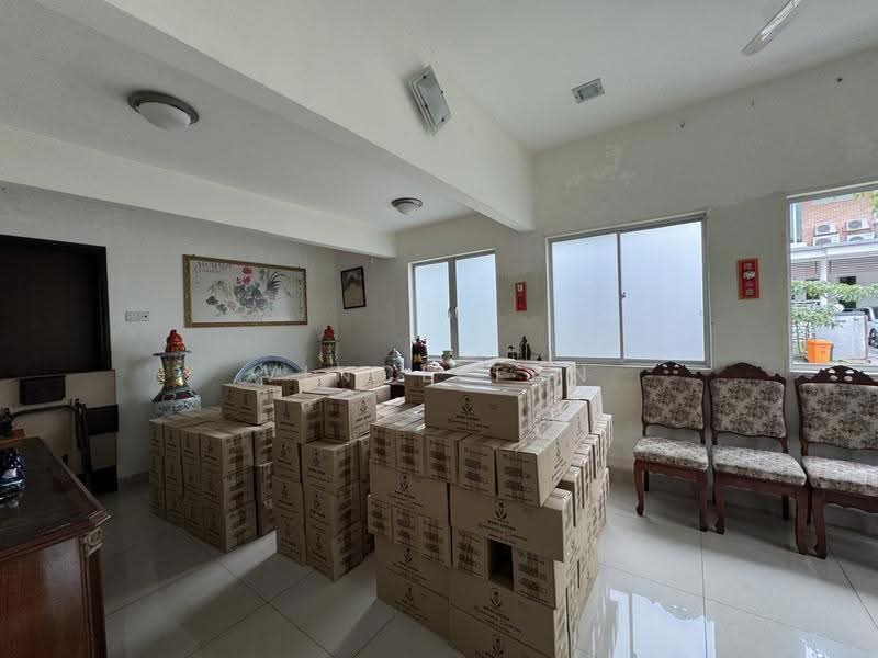 Bungalow House untuk Dijual di Valencia (Sungai Buloh) - Vince Tan - Living Room - PropertyGuru.com.my