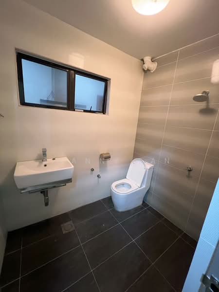 Terraced House for Sale in Bandar Sungai Long (Selangor) - Shanny Tan - Bathroom - PropertyGuru.com.my