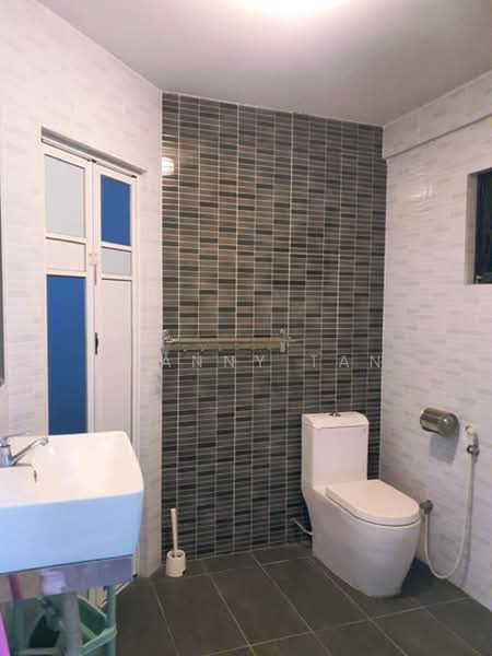 Terraced House for Sale in Bandar Sungai Long (Selangor) - Shanny Tan - Bathroom - PropertyGuru.com.my