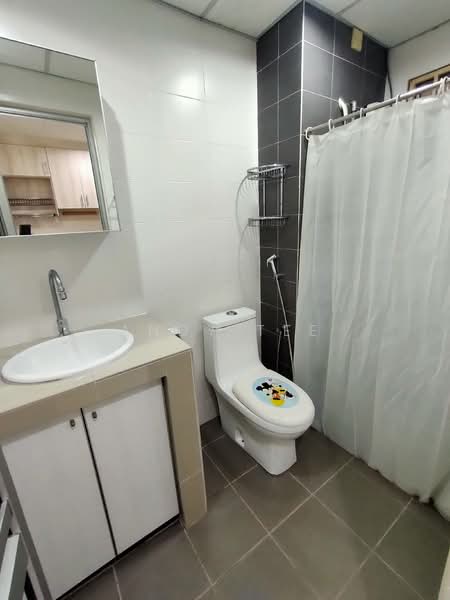 Servis Apartment untuk Disewa di Alam Idaman - Andy Tee - Master Bathroom - PropertyGuru.com.my