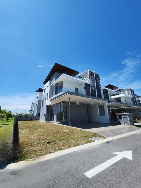 Semi-Detached House for Sale in Kota Kemuning (Shah Alam) - Krystin Lim - Exterior - PropertyGuru.com.my