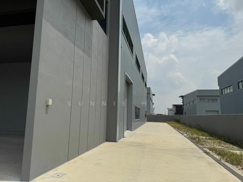 Semi-D Factory for Rent in Sungai Buloh (Selangor) - Sunnie Hue - Exterior - PropertyGuru.com.my