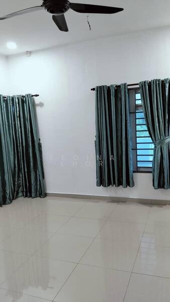 Rumah Kluster untuk Dijual di Nusantara Prima (Gelang Patah) - Regina Khor - Living Room - PropertyGuru.com.my