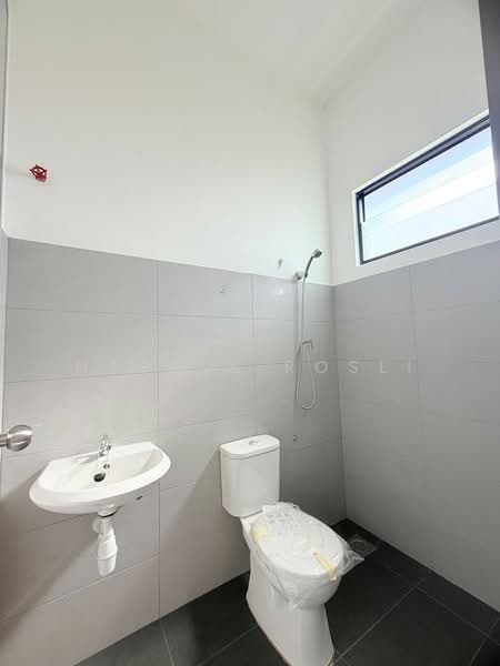 Rumah Teres 1 Tingkat untuk Dijual di Alor Setar (Kedah) - Hasrul Rosli - Bathroom - PropertyGuru.com.my
