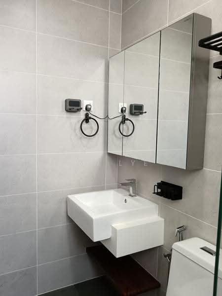 Kediaman Servis untuk Disewa di Far East - Ken Lye - Bathroom - PropertyGuru.com.my