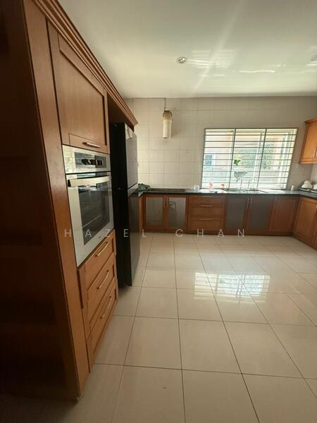 Dry Kitchen
