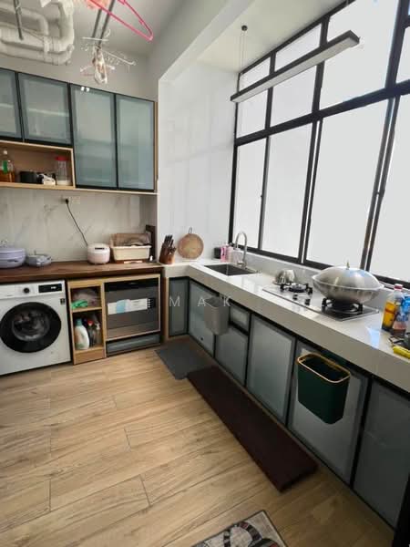 Condominium for Sale at KM1 West - Mak Oliver - Kitchen - PropertyGuru.com.my