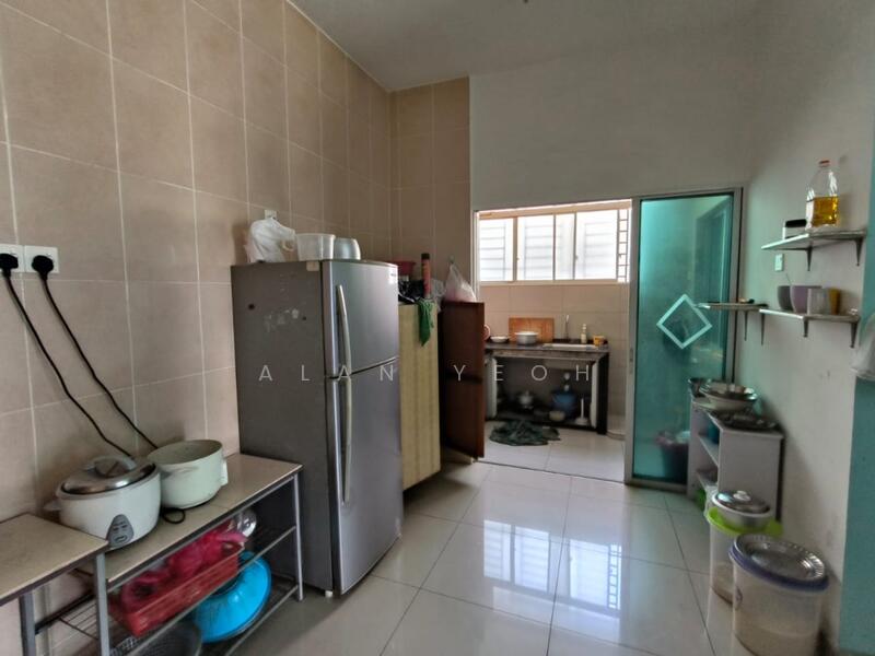 Condominium for Sale at Sri Putramas - Alan Yeoh - Kitchen - PropertyGuru.com.my