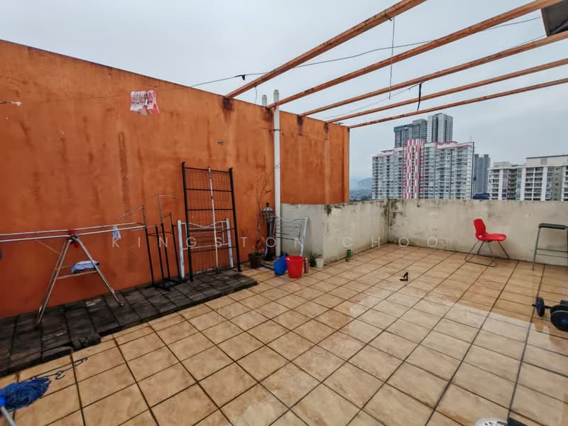 Kediaman Servis untuk Dijual di Diamond Regency - Kingston Choo - Roof - PropertyGuru.com.my