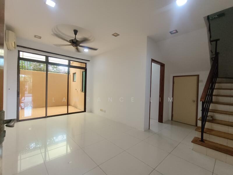 3-storey Terraced House for Sale in Taman Laksamana Cheng Ho (Melaka City) - Lawrance Lim - Living Room - PropertyGuru.com.my