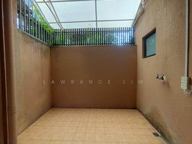 3-storey Terraced House for Sale in Taman Laksamana Cheng Ho (Melaka City) - Lawrance Lim - Balcony - PropertyGuru.com.my