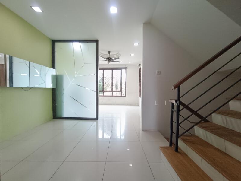 3-storey Terraced House for Sale in Taman Laksamana Cheng Ho (Melaka City) - Lawrance Lim - Entrance - PropertyGuru.com.my