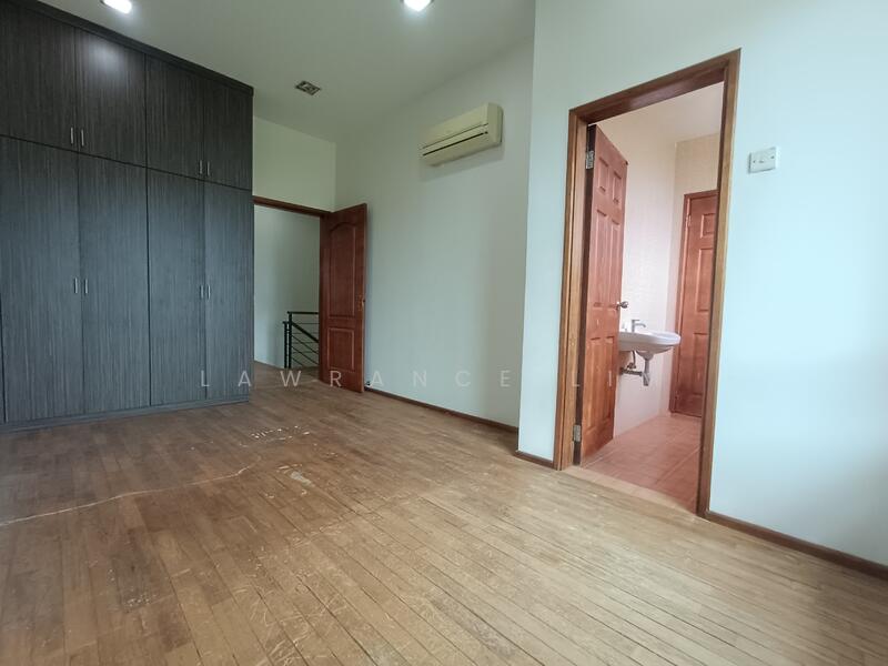 3-storey Terraced House for Sale in Taman Laksamana Cheng Ho (Melaka City) - Lawrance Lim - Bedroom - PropertyGuru.com.my