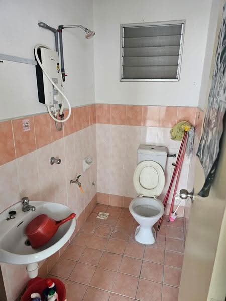Apartment for Sale at Pangsapuri Seri Pinang - Amy Lim - Bathroom - PropertyGuru.com.my