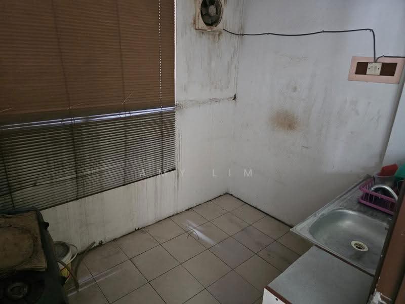 Apartment for Sale at Pangsapuri Seri Pinang - Amy Lim - Kitchen - PropertyGuru.com.my
