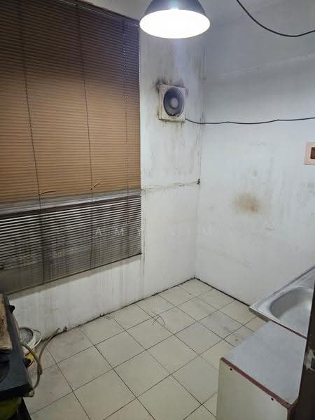 Apartment for Sale at Pangsapuri Seri Pinang - Amy Lim - Kitchen - PropertyGuru.com.my