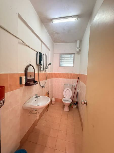 Apartment for Sale at Pangsapuri Seri Pinang - Amy Lim - Bathroom - PropertyGuru.com.my