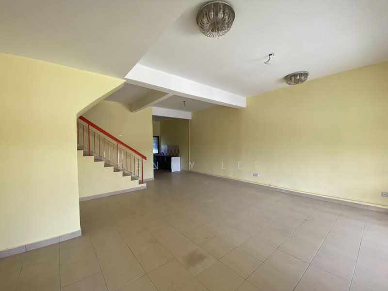 2-storey Terraced House for Sale in Bandar Seri Putra (Bangi) - Kenny Lee - Living Room - PropertyGuru.com.my