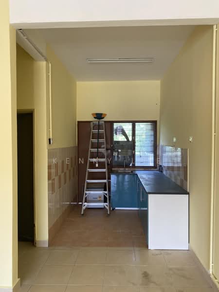 2-storey Terraced House for Sale in Bandar Seri Putra (Bangi) - Kenny Lee - Kitchen - PropertyGuru.com.my