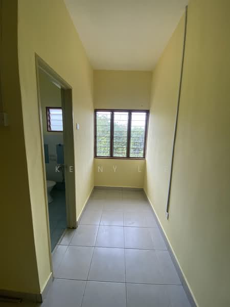 2-storey Terraced House for Sale in Bandar Seri Putra (Bangi) - Kenny Lee - Corridor - PropertyGuru.com.my