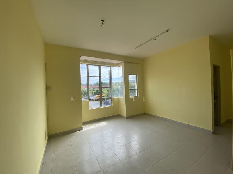 2-storey Terraced House for Sale in Bandar Seri Putra (Bangi) - Kenny Lee - Living Room - PropertyGuru.com.my