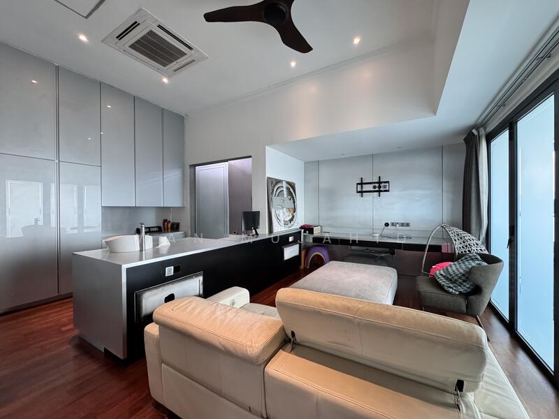 Studio Room