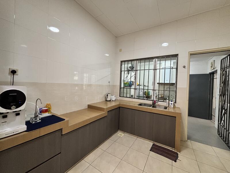 Semi-Detached House for Sale in Bandar Seri Botani (Simpang Pulai) - Esther Lim - Kitchen - PropertyGuru.com.my