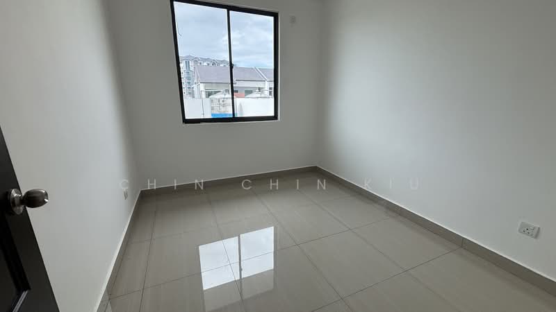 Rumah Teres 2 Tingkat untuk Dijual di Miri (Sarawak) - Chin Chin Kiu - Bedroom - PropertyGuru.com.my
