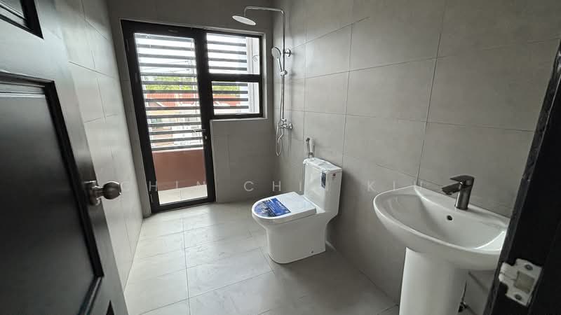 Rumah Teres 2 Tingkat untuk Dijual di Miri (Sarawak) - Chin Chin Kiu - Bathroom - PropertyGuru.com.my