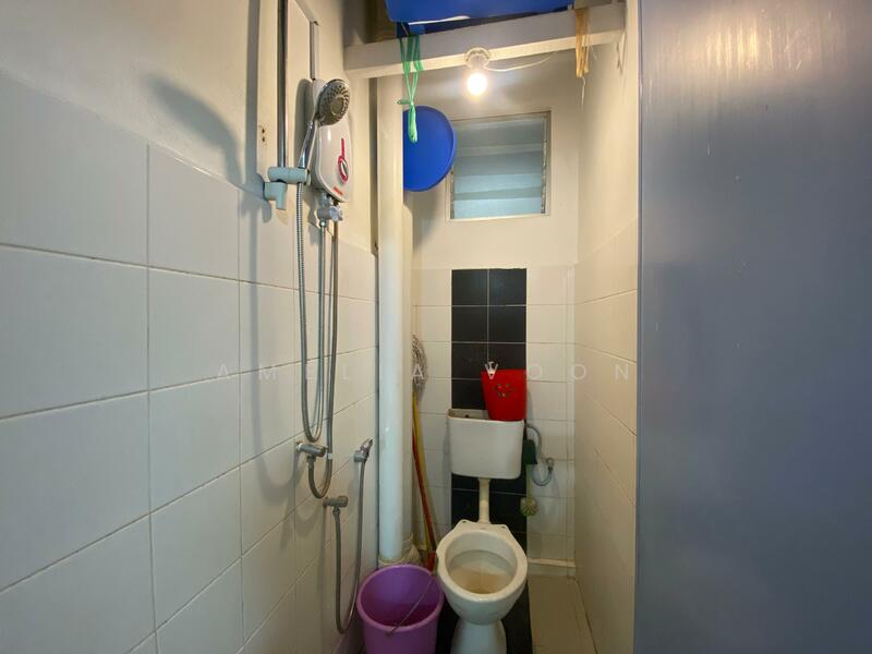 Bathroom / W.C.